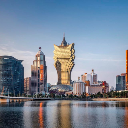 Analyst: Macau casinos were given a bad hand with their non-gaming responsibilities